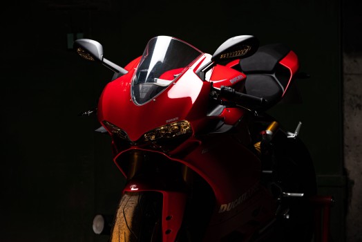 sportinio motociklo fotosesija